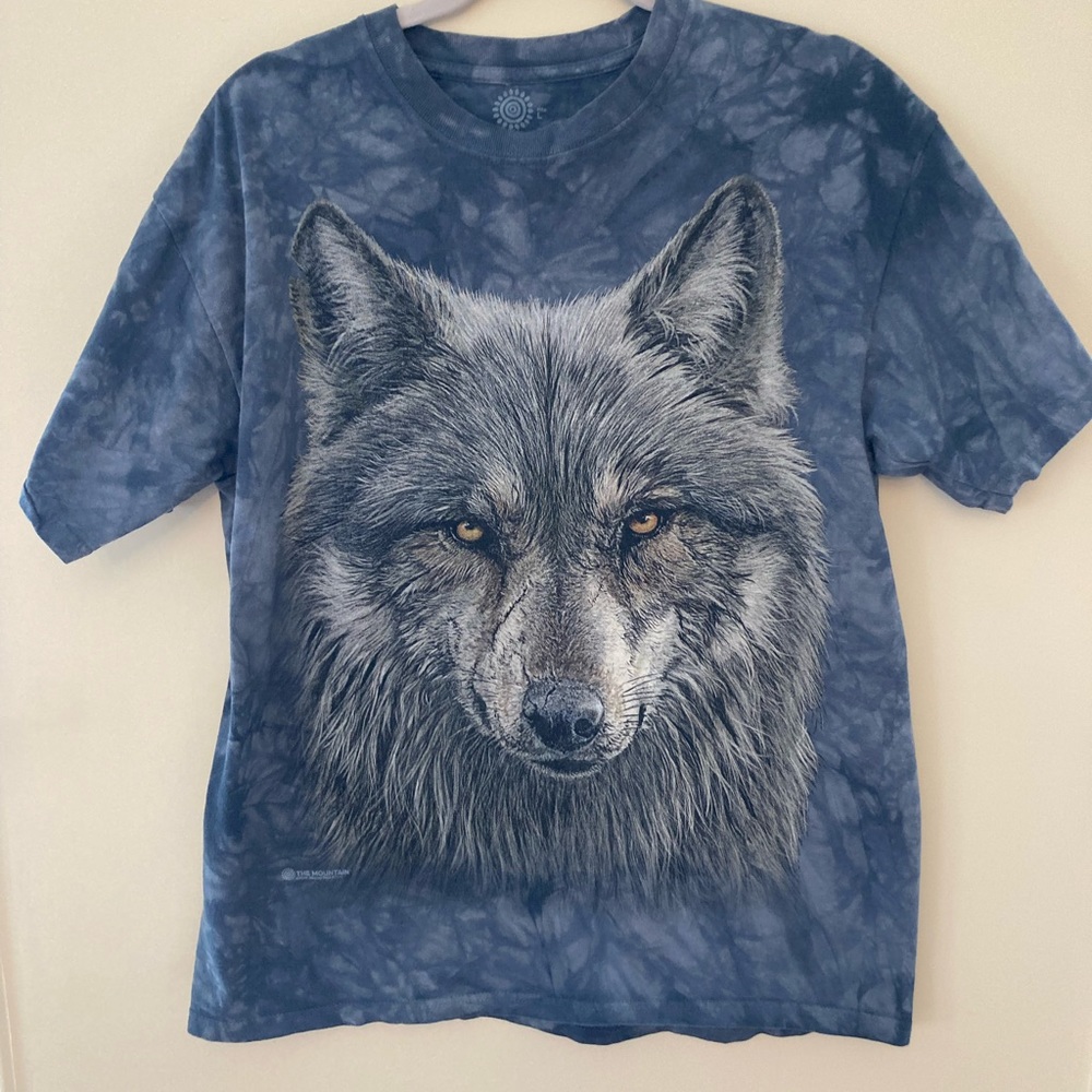 The Mountain Wolf graphic short sleeve tee shirt.
